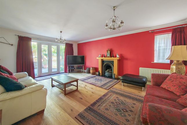 24, Old Nursery Close, Seaford photo 2