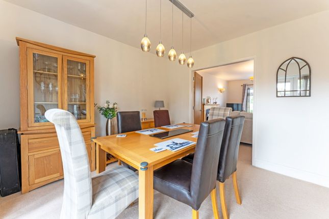 19, Churchill Drive, Lutterworth photo 4
