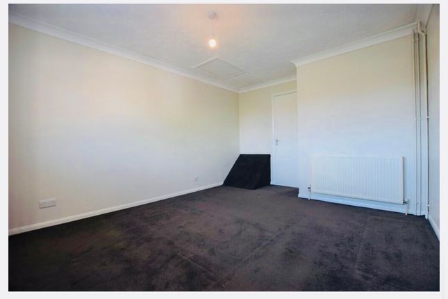86, Whitacre, Peterborough photo 5