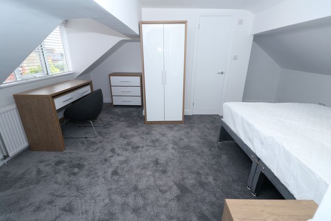 Room 8, 267 Walthall Street, Crewe, Cheshire photo 5