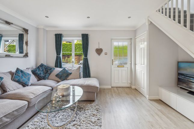 2, Stringers Cottages, GERRARDS CROSS photo 3