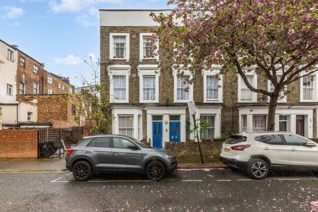 Flat to rent in Dunford Road, Islington