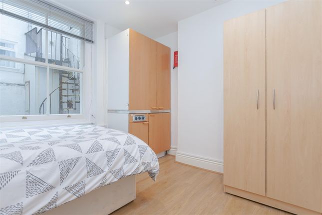 Studio to rent in St. Petersburgh Place, Bayswater