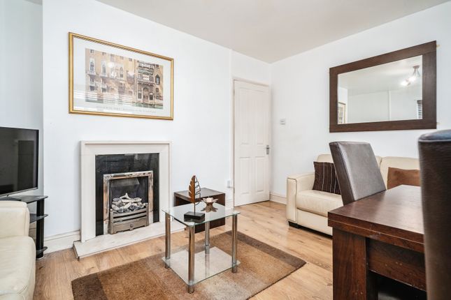 Flat for sale in Thurlby Close, Woodford Green