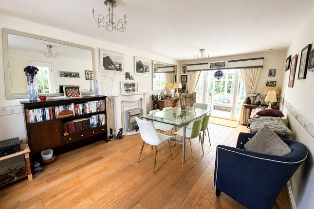 1, Hackney Way, Westbury photo 3