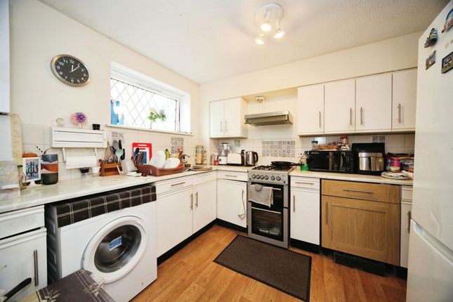 Flat for sale in Ridgway Road, Luton