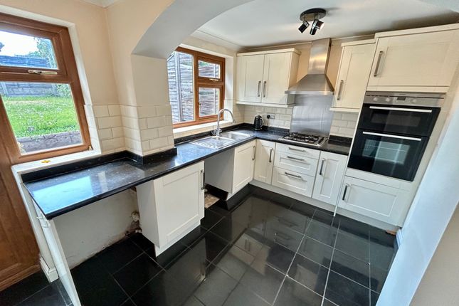 23, Parkes Hall Road, DUDLEY photo 4