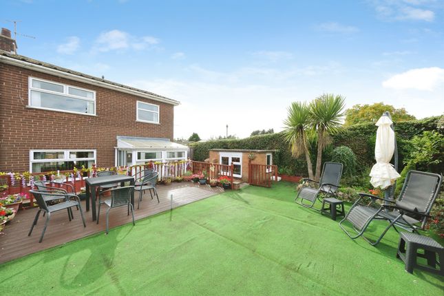 28, Redwood Drive, ROTHERHAM photo 4
