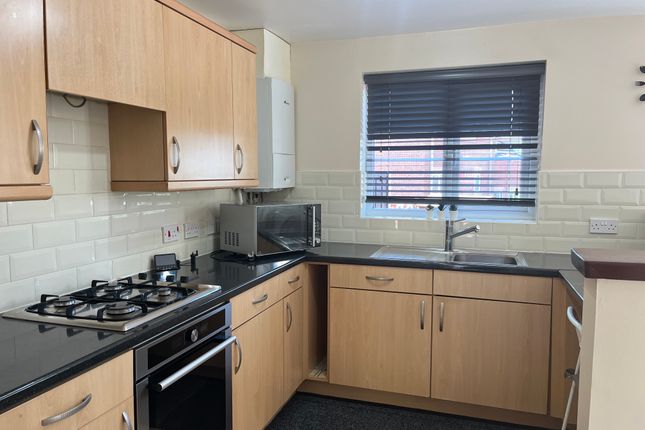 Town house to rent in Hansby Close, Oldham