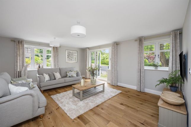 11 Wells Place, Common Hill, West Chiltington photo 4