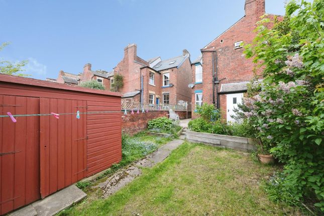 31, Withens Avenue, Sheffield photo 4