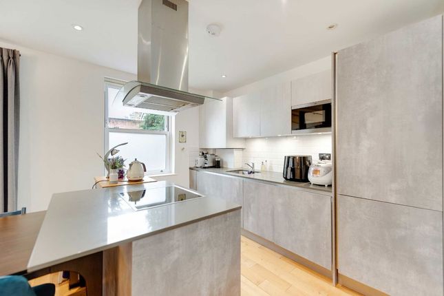 Flat 2, 60, Eaton Rise, London photo 3