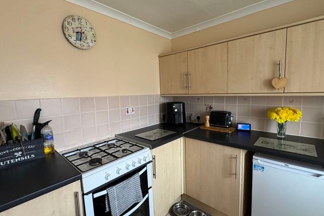 17, Corbett Close, Tywyn photo 4