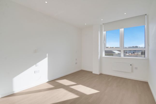 34 Granton House, Silbury Boulevard, Central Milton Keynes photo 4