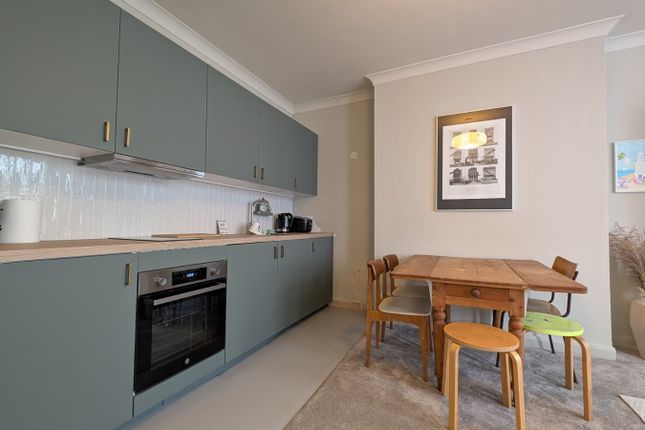 Flat 14 Richmond House,, The Parade, Kent photo 3