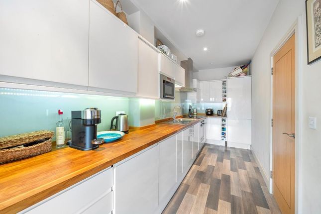 14, Coombe Lane, Raynes Park photo 4