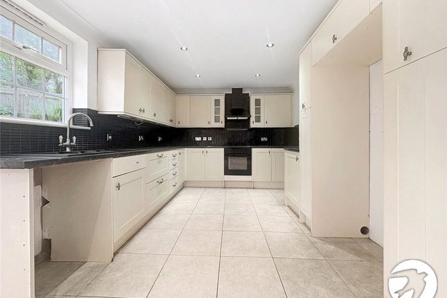 26, Roseberry Gardens, Kent photo 2