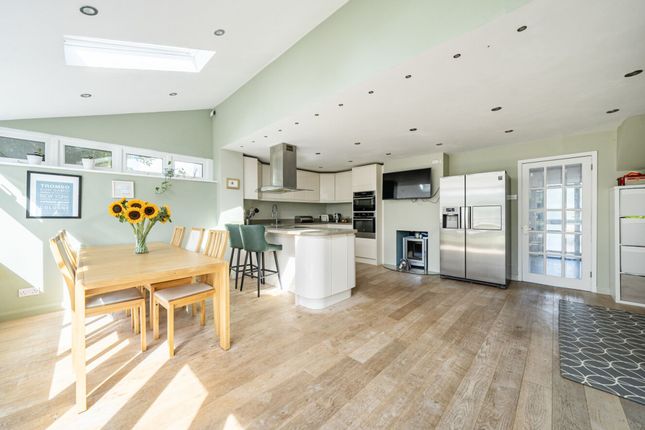 20 Reynolds Close, Tonbridge photo 3