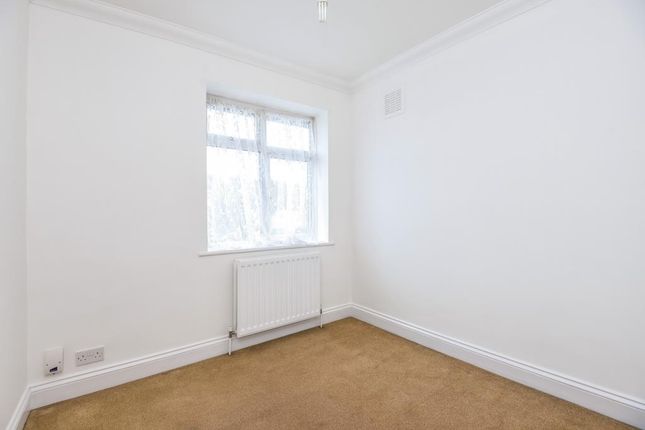 72 Pinner Road, Pinner Road, Northwood photo 2