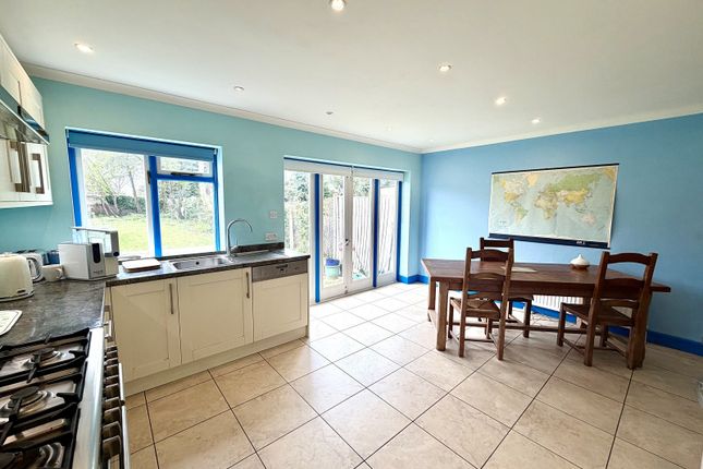 28, Ellingham Road, Chessington photo 3