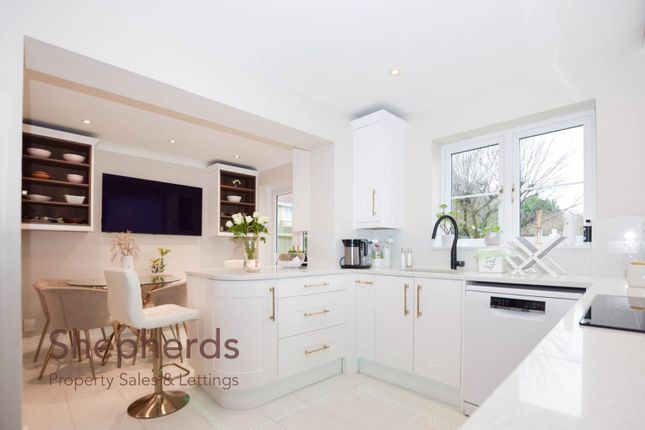 8, Norwood Road, Cheshunt photo 2