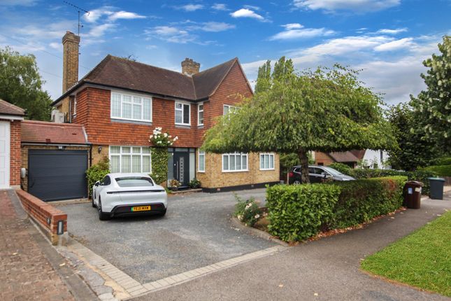 Thumbnail Detached house to rent in Bourne End Road, Northwood