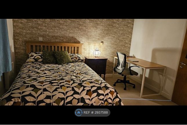 Flat, Middlepark Drive, Northfield, Birmingham photo 3