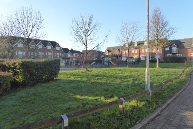 Ground Floor Flat, 111 Skylark Way, Reading photo 4
