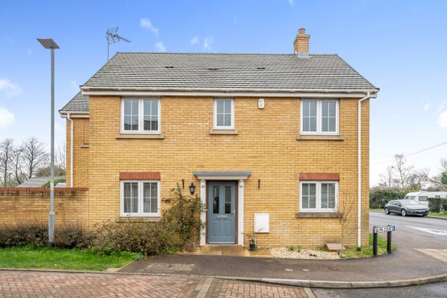 Detached house for sale in Gilpin Court, Hockliffe, Leighton Buzzard, Bedfordshire