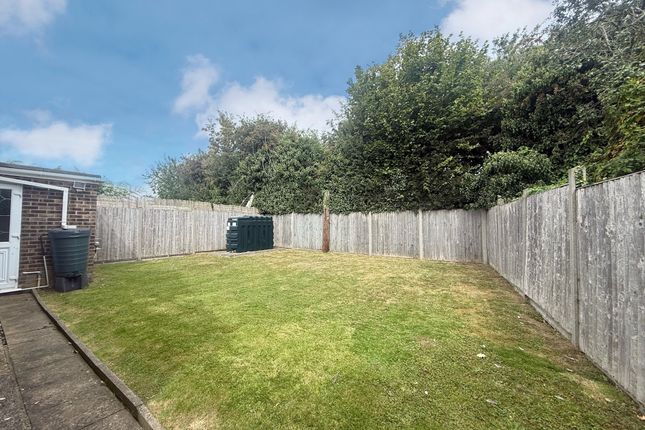 15, Springfield North, Great Yarmouth photo 2