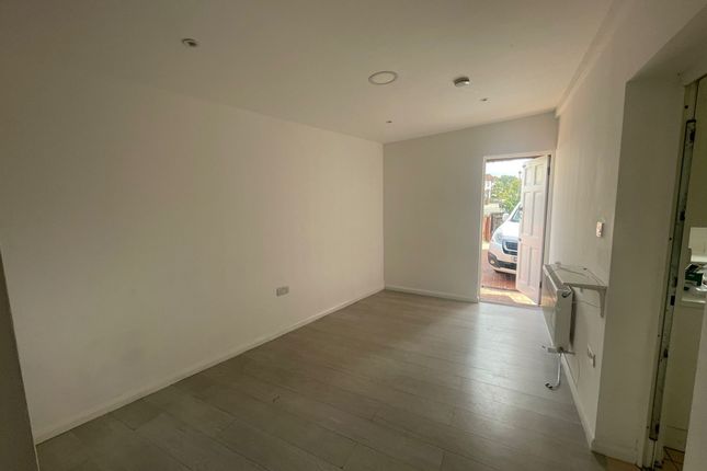 Warwick Road, Chingford photo 3