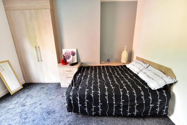 Ebberston Terrace, Leeds photo 4