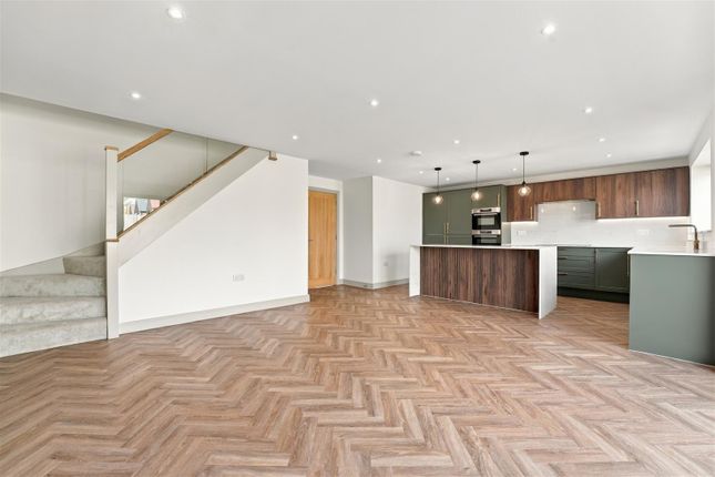 119a, Bristol Road, Frampton Cotterell photo 4