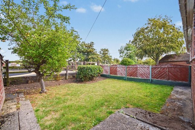 13, Montcalm Crescent, Wakefield photo 2
