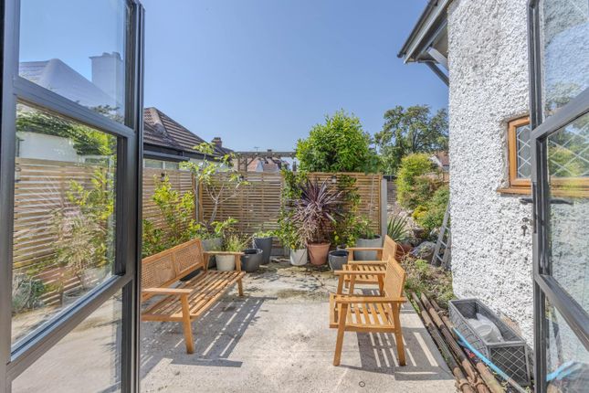 The Coach House, 46 Ditton Court Road, Westcliff-On-Sea photo 4