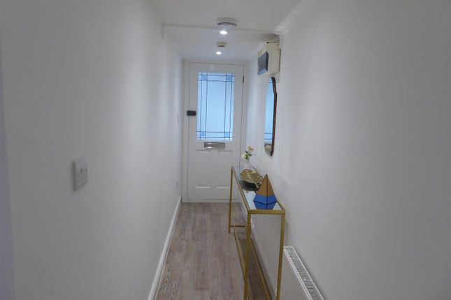 Flat to rent in Fort Crescent, Margate