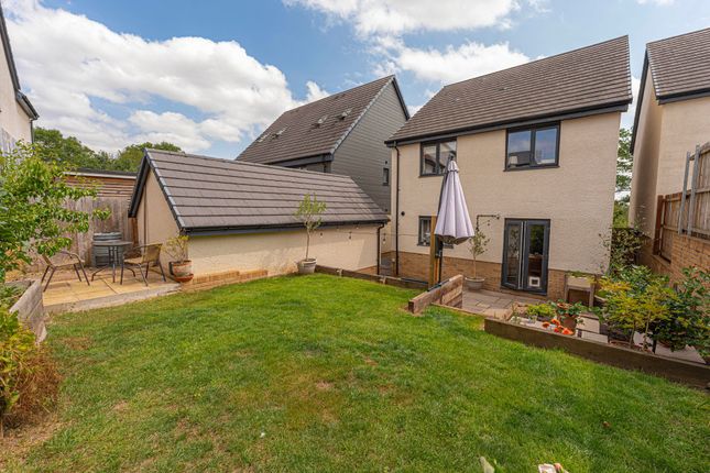 27 Rhodfa'r Hebog, Cwmbran photo 4
