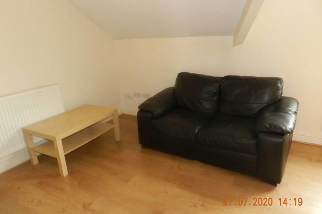 Flat to rent in Richmond Road, Cathays, Cardiff