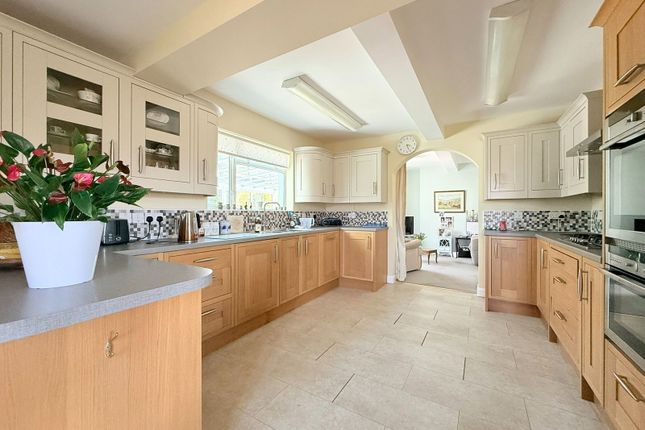 7, Tree Gardens, Brampton photo 4