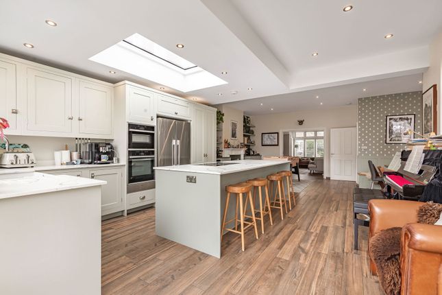 61, Gilpin Avenue, London photo 2