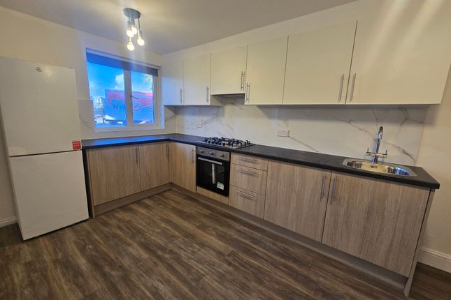 Meadow Close, Enfield photo 3