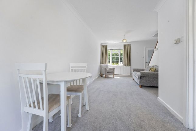 1, Tapestry Close, Sutton photo 4