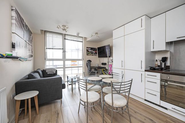 Thumbnail Flat to rent in Barbican, Barbican, London