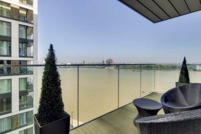 Flat for sale in The Hampton Apartments, Royal Arsenal Riverside