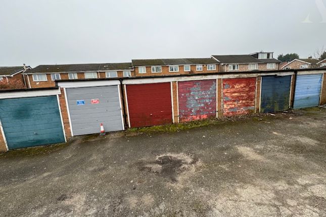 39 Kington Way Garage