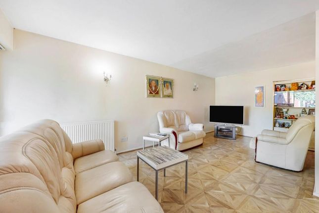 4, September Way, Stanmore photo 3