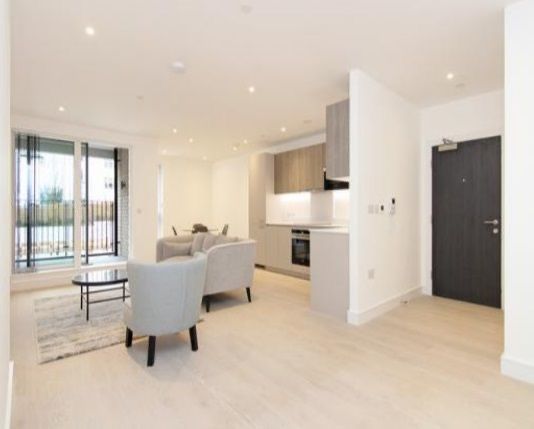 Thumbnail Flat to rent in The Avenue, London