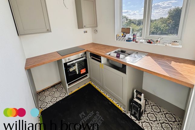 72a, Woodberry Way, WALTON ON THE NAZE photo 3