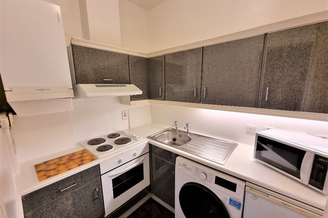 Flat to rent in Union Grove, City Centre, Aberdeen