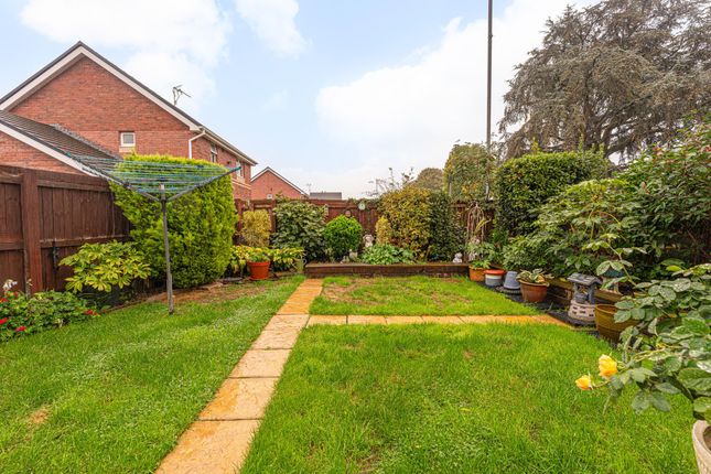 3 Stokes Court, Newport photo 4